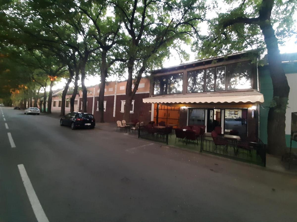 Bed&Breakfast Intermezzo Caffe NagyNagykikinda Kültér fotó