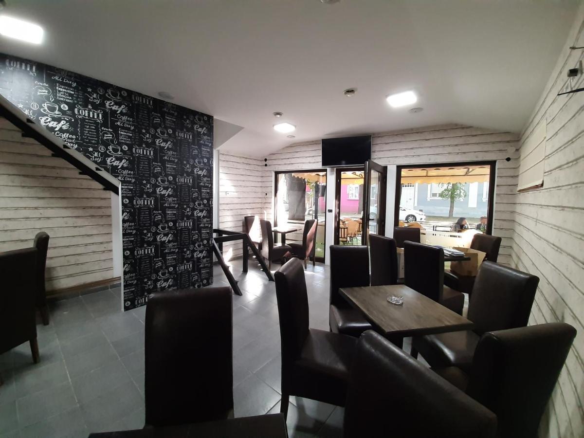 Bed&Breakfast Intermezzo Caffe NagyNagykikinda Kültér fotó
