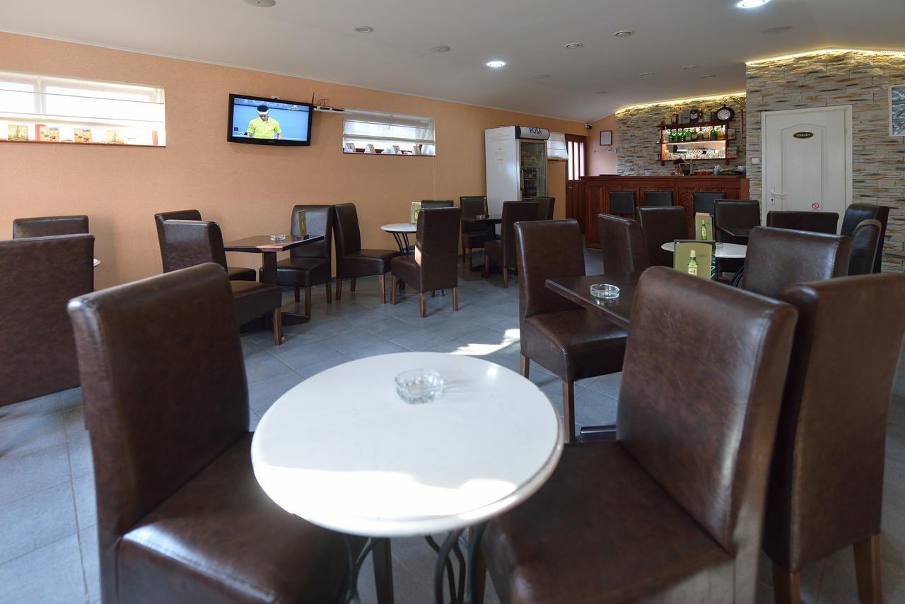 Bed&Breakfast Intermezzo Caffe NagyNagykikinda Kültér fotó